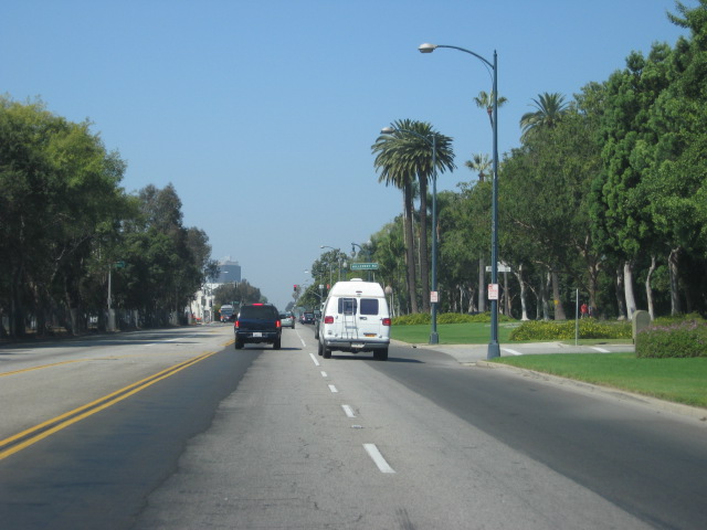 617x456 pixels (95K)